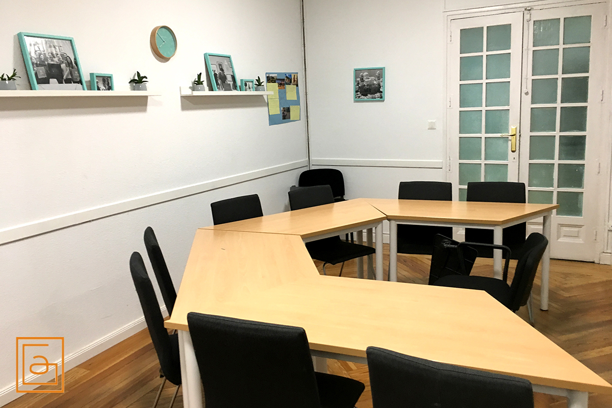 Alquilar aulas medianas en Madrid - Classrooms for rent in Madrid